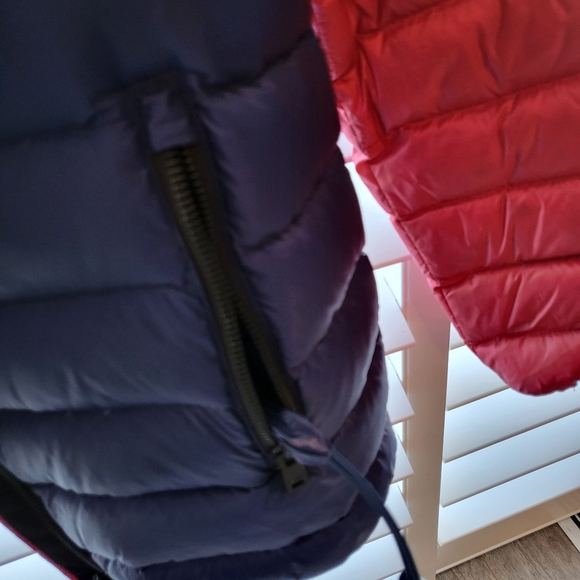 Roots colour blocked duck down packable puffer jacket  (medium) - Picture 4 of 6